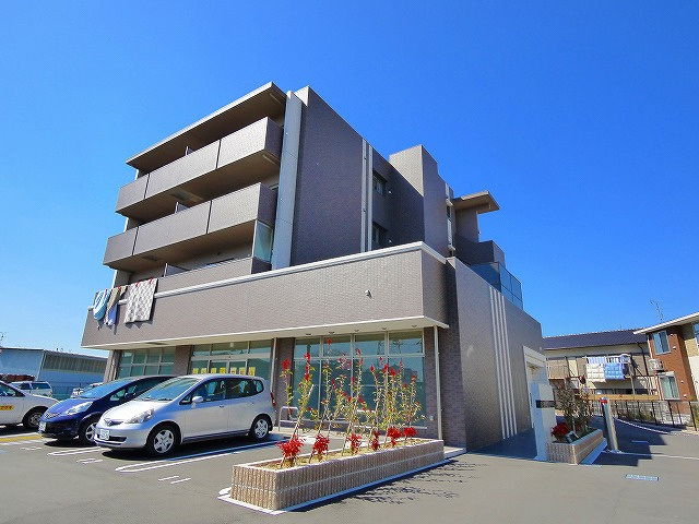 ミリオンコンフォート小泉駅前の外観|外はこのようになっています