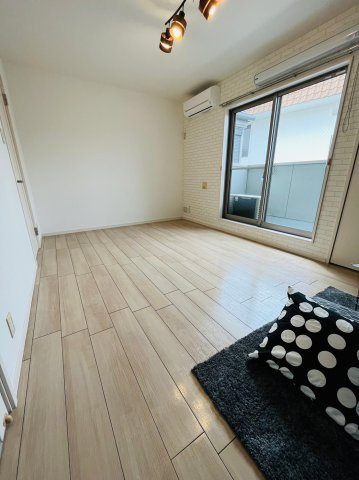 仲介手数料0円！！クレフラスト江向の居間・リビング