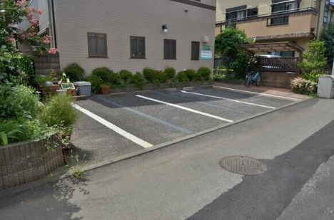 コスモハイツの駐車場