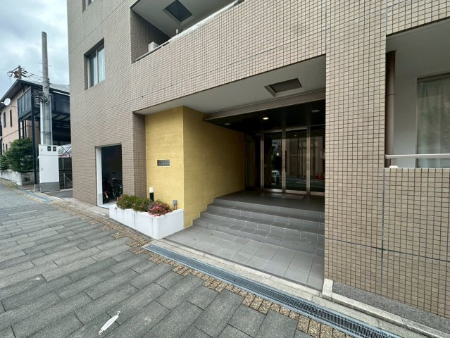 甲南山手ミオのエントランス