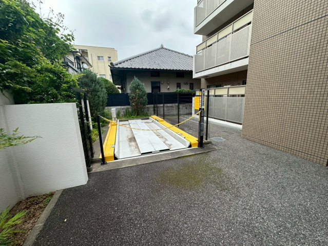 甲南山手ミオの駐車場