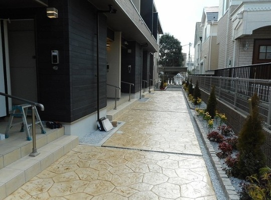 フラワーキャットのエントランス