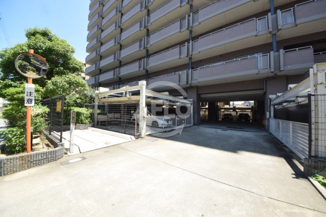 南海ハイライズフラット天下茶屋の駐車場|南海ハイライズフラット天下茶屋　駐車場