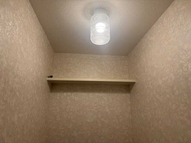 【トイレ】 | トイレ上にも棚があります