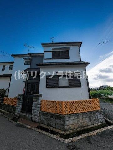 郡津2丁目　中古一戸建ての外観|新しい生活にいかがでしょうか？外観はお住まいの顔になります。こだわりたいポイントですね。外壁塗装や屋根塗装のご相談も承っております。
■現地内覧・資金計画相談・住宅ローン相談もお問合せ受付中■