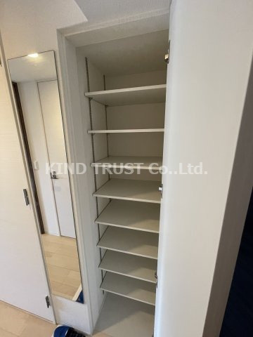 HS梅田EASTの収納|こまごまとしたものを収納できそうですね