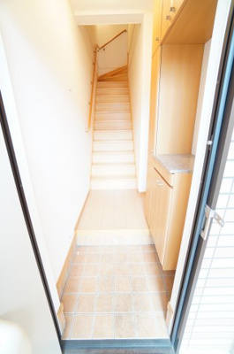 【玄関】 | ベルコリーヌ | ※同物件・反転タイプの写真です。