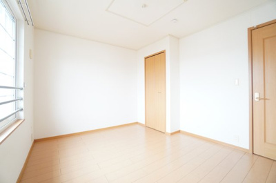 【寝室】 | ベルコリーヌ | ※同物件・反転タイプの写真です。