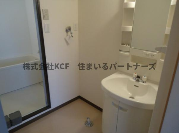 すかる梅満の洗面所|ゆったりとスペースのある洗面所