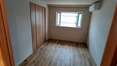 【寝室】 | モア・ルミエール | エアコン付きなので年中快適です