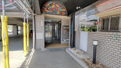 【エントランス】 | モア・ルミエール | 清掃の行き届いたきれいなエントランスです