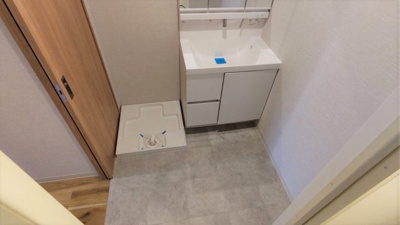 【洗面所】 | モア・ルミエール | 室内に洗濯機置けます