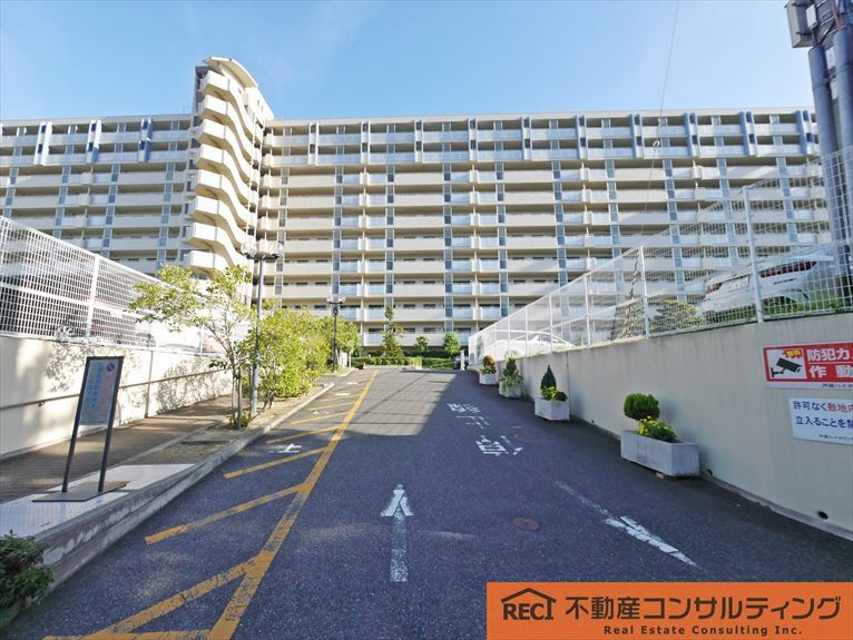 芦屋ハイタウンの外観