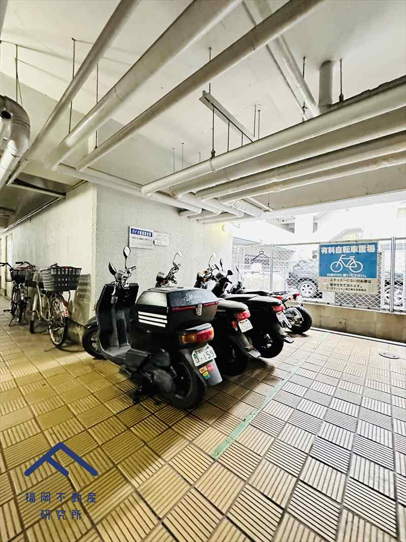 ローズマンション第2博多の駐車場