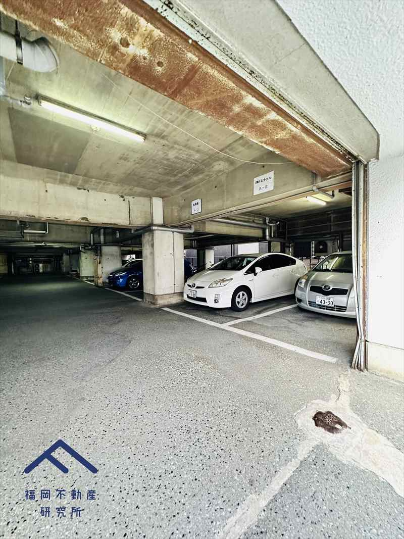 ローズマンション第2博多の駐車場