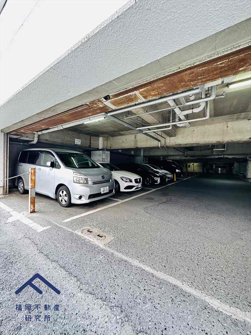 ローズマンション第2博多の駐車場