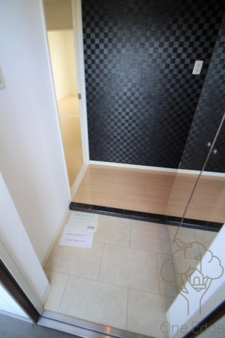 ARROWFIELDS壱番館の玄関