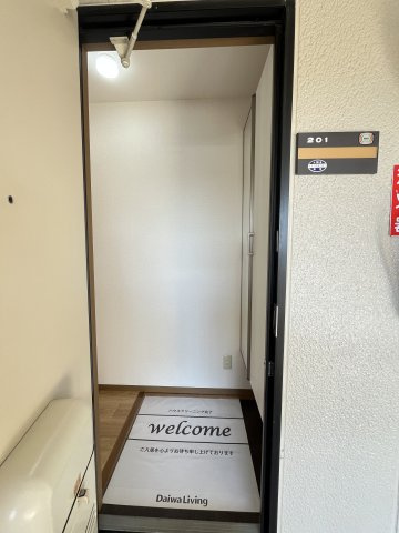 メゾンリヴェールA棟の玄関