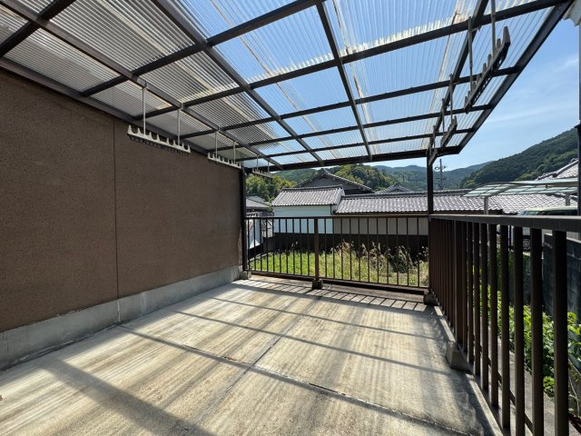 高市郡高取町大字清水谷　中古戸建のバルコニー|広々バルコニー♪