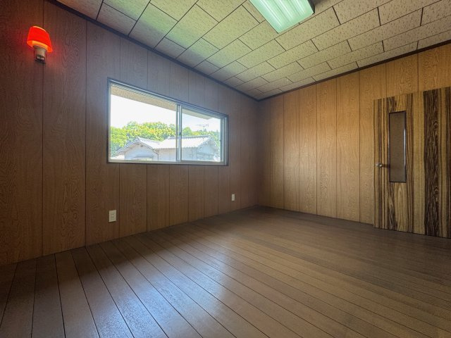 高市郡高取町大字清水谷　中古戸建の洋室|レトロな雰囲気残る室内(^^)/