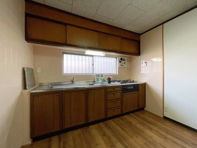 高市郡高取町大字清水谷　中古戸建のキッチン|広々キッチン♪　綺麗です!(^^)!