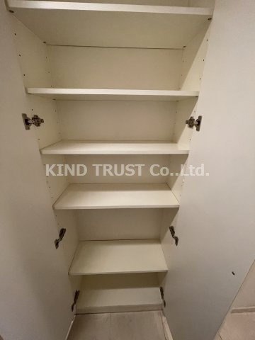 KAISEI北梅田の玄関|玄関の収納スペースです