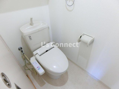 【トイレ】 | セントレアカマⅦ | 温水洗浄便座付きのトイレ。