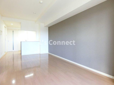 【居間・リビング】 | セントレアカマⅦ | アクセントクロス使用のＬＤＫ。