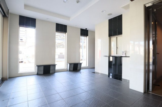 【その他共用部分】 | エントランスホールは優美な雰囲気を醸し出し、お住まいの方を心地よくお迎えします♪