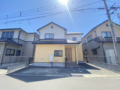 【前面道路含む現地写真】 | 芝塚町　中古戸建て | ■閑静な住宅街でのびのび暮らせます！
■2016年8月に玄関、外壁リフォーム済みです！