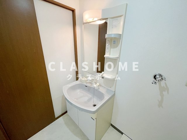 イリゼの洗面所|同物件の別部屋になります。