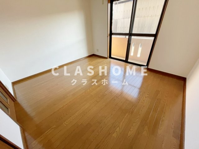 イリゼの居間・リビング|同物件の別部屋になります。