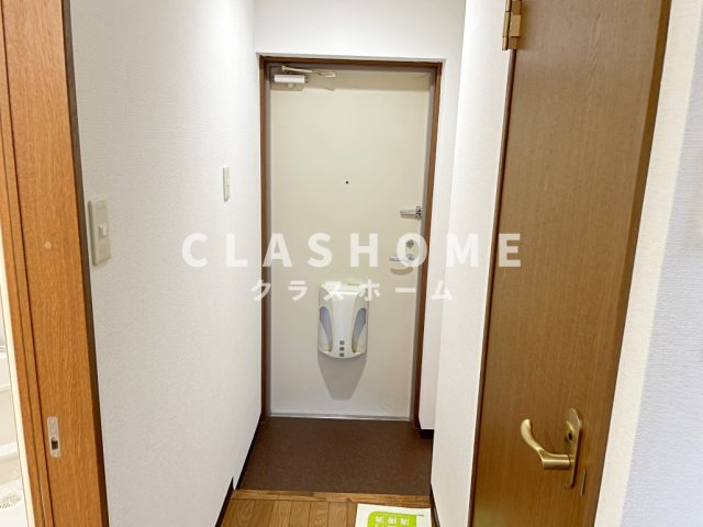 イリゼの玄関|同物件の別部屋になります。