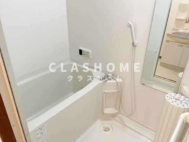 イリゼの浴室|同物件の別部屋になります。