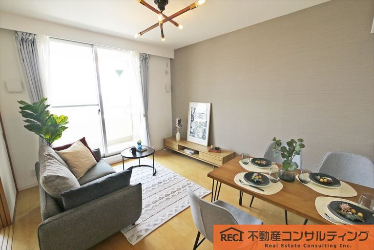 サンフローラ県庁前の外観