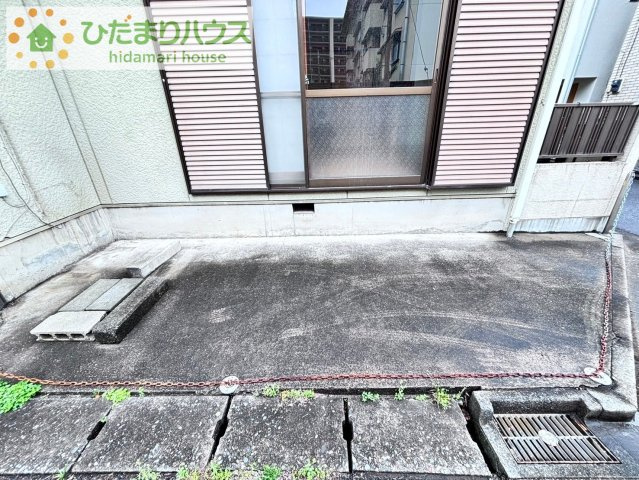 上尾市上町　中古一戸建ての駐車場