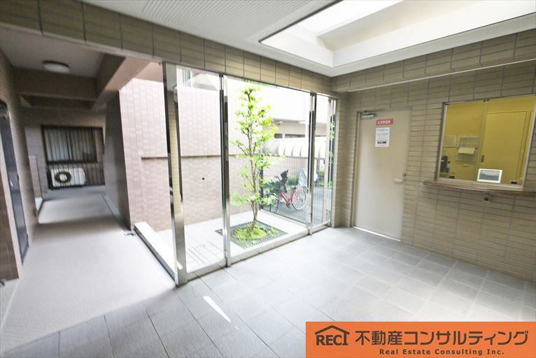 ステイツ神戸・籠池通のエントランス