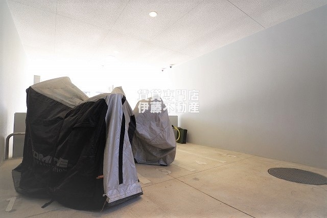 ファスティーナ志賀本通の駐車場