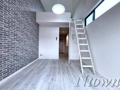 【居間・リビング】 | Loft3千種 | こちらの居間で趣味の時間をお楽しみください