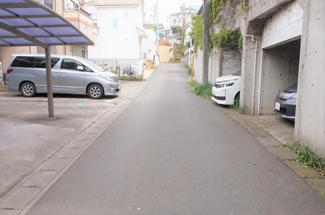 【前面道路含む現地写真】