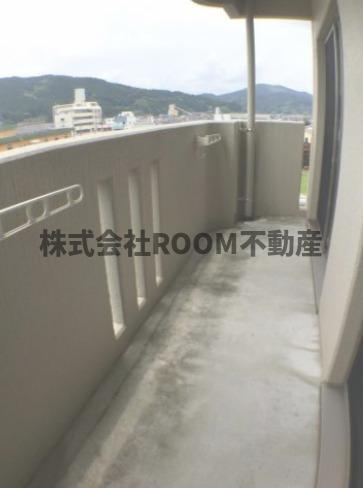 ユーミー上平野のバルコニー|暖かな日差しのふりそそぐバルコニー