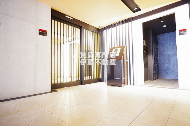 Alba Grande 名護屋のエントランス