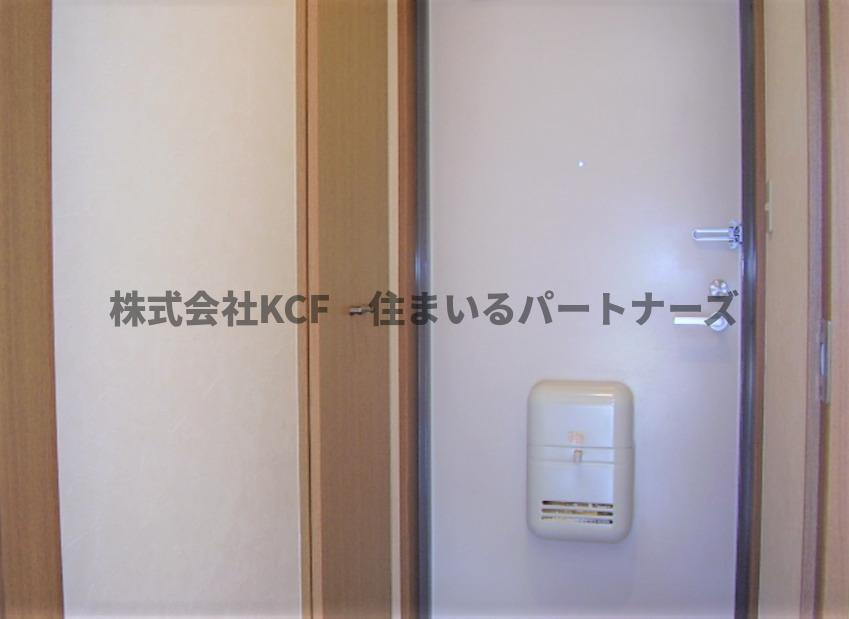 メディアハウスキャビンの玄関|明るい玄関です