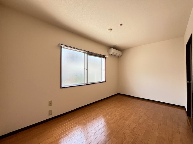 タウニィハイツ金剛の洋室