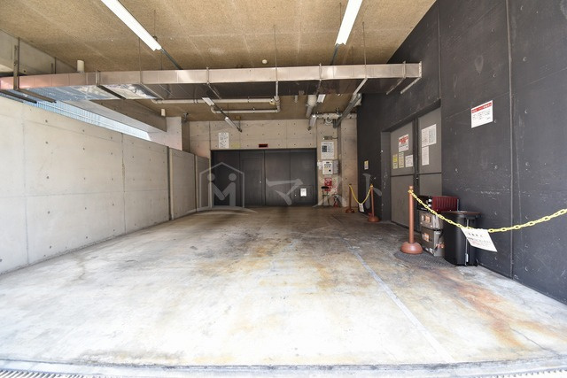アーバネックス淀屋橋の駐車場