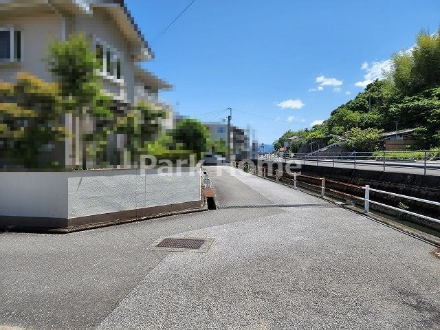 高知市介良　売土地の前面道路含む現地写真