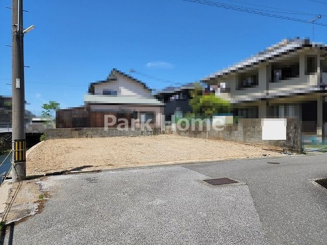 高知市介良　売土地の前面道路含む現地写真