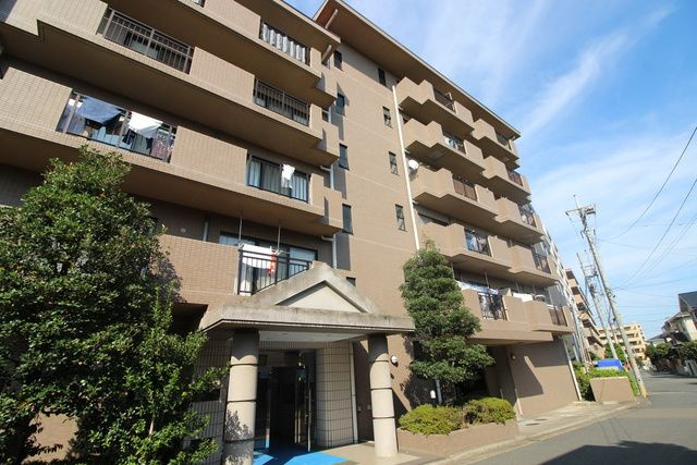 クリフサイド中川のエントランス