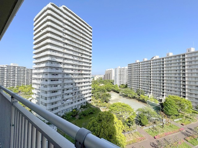 パークフィールドみさとテラ・ウェスト　4街区2号館タワーズ２の展望|眺望良好で開放感がありますね