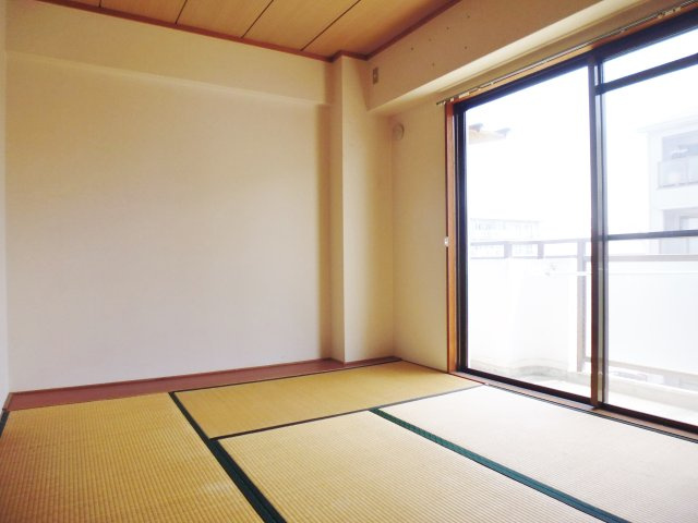 コーポいずみの和室